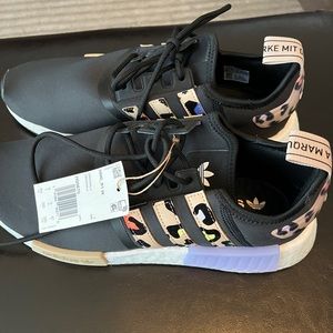 NWT Adidas Women's NMD_R1 W slip on shoes. Black with Animal print accents